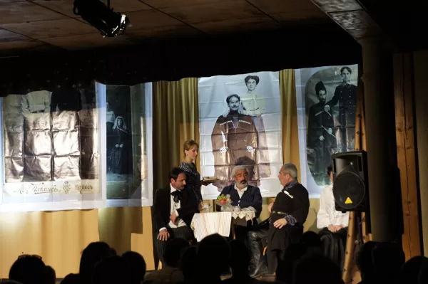 " Darispani neveiksme" Kharagauli Tautas teātris, Gruzija